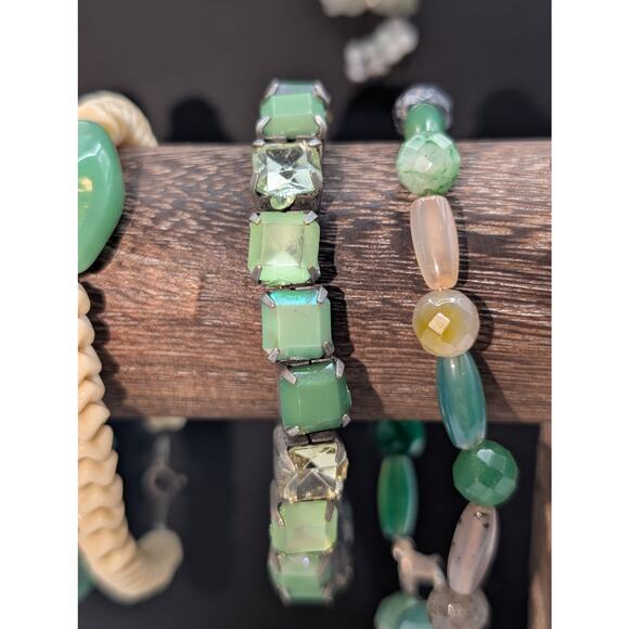 Mixed Lot of Green Stone Theme Jewelry 1 Necklace 4 Bracelets 1 Pr Earrings - Picture 8 of 12